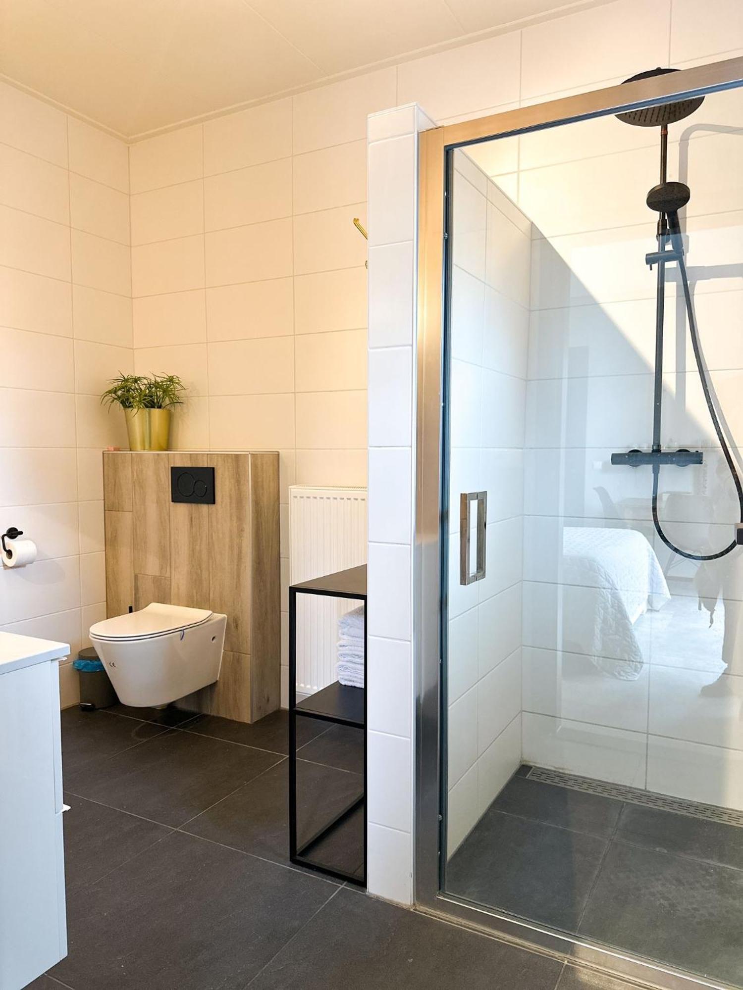 Bed & Breakfast Waterpoort - Incl Gratis Licht Ontbijt En Parking Sneek Eksteriør bilde